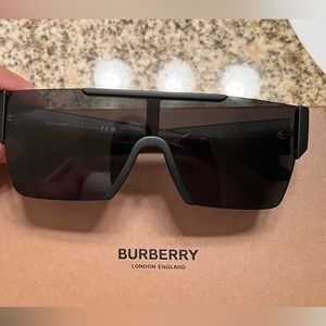 Burberry Men’s Luxury Sunglasses BE4291